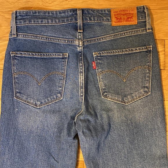Levi’s 721 high rise skinny jeans ripped knees in medium wash size 26 - Picture 6 of 13